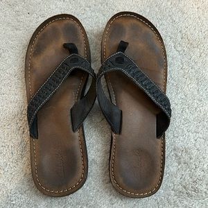 Clarks flip flops size 10, good condition